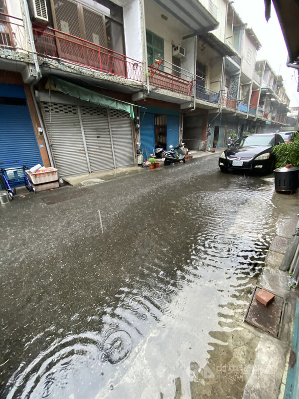 西南氣流影響,雲林縣1日降下大雨,造成水林鄉部分地區積淹水。(雲林縣政府提供)中央社記者蔡智明傳真 110年8月1日