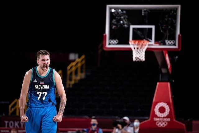 效力於NBA達拉斯獨行俠的斯洛維尼亞球星唐西奇(圖)1日率隊延續在東奧不敗紀錄,在男籃C組預賽以95比87擊敗西班牙,兩隊雙雙晉級八強。(圖取自instagram.com/lukadoncic)
