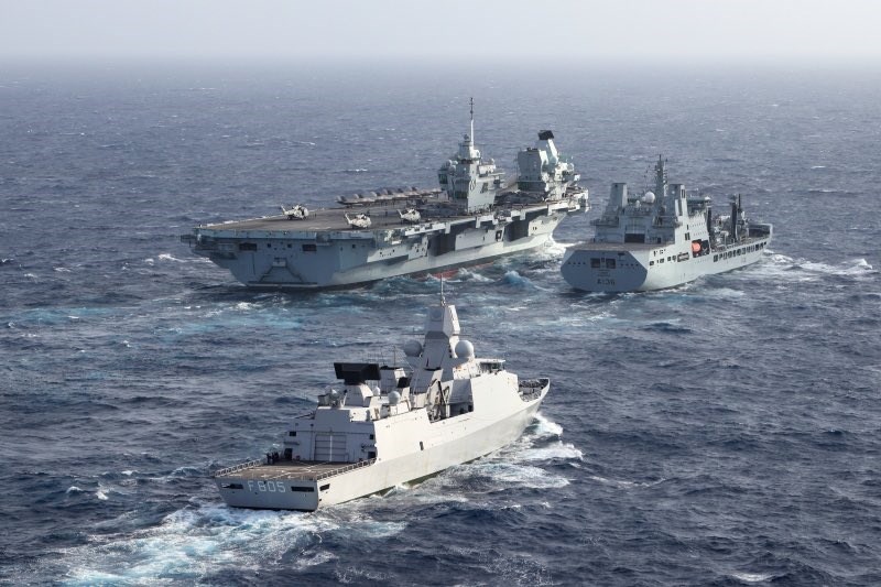 英國航艦打擊群指揮官慕豪思1日推文表示,伊麗莎白女王號航艦打擊群已通過呂宋海峽、進入菲律賓海。(圖取自twitter.com/smrmoorhouse)