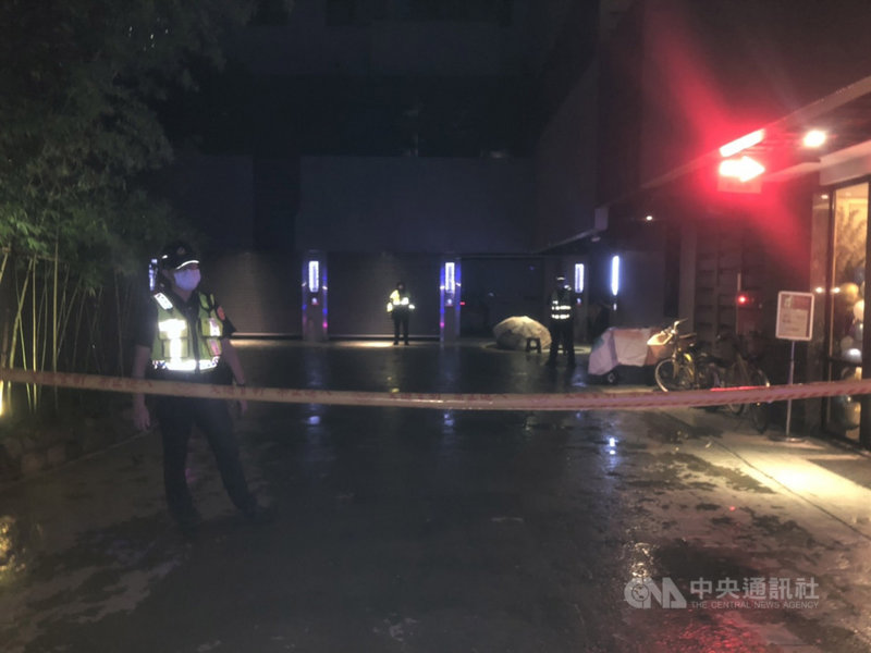 台中市張姓男子等3人與康姓男子有網路簽賭糾紛,張男等人3日將康男毆傷後以車押走,途中康男於車內抵抗,張男等人以衣物掩他口鼻造成窒息死亡,棄置在一家汽車旅館,警方偵辦後將張男等3人送辦。(民眾提供)中央社記者蘇木春傳真 110年8月3日