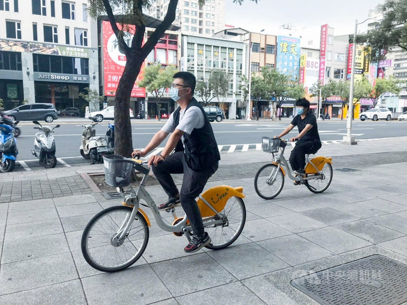 高雄YouBike 2.0營運屆滿一週年,騎乘人次在4日晚上8時19分突破「千萬人次騎乘」紀錄。(高市交通局提供)中央社記者洪學廣傳真 110年8月5日