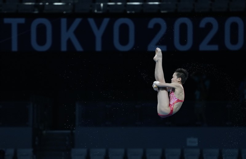 中國全紅嬋6日以破世界紀錄的高分奪下東京奧運女子跳水10公尺跳台項目金牌。（中新社）