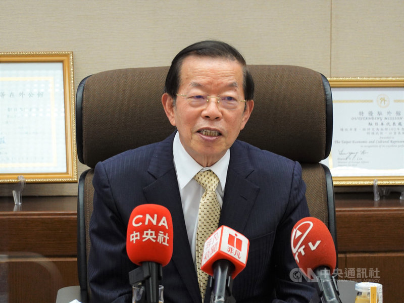 駐日代表謝長廷12日在駐日代表處與台灣媒體茶敘時表示,美國新任駐日代理大使谷立言11日來訪,兩人談及台美日三方合作是否能更加密切、擴大,相談甚歡。中央社記者楊明珠東京攝 110年8月12日