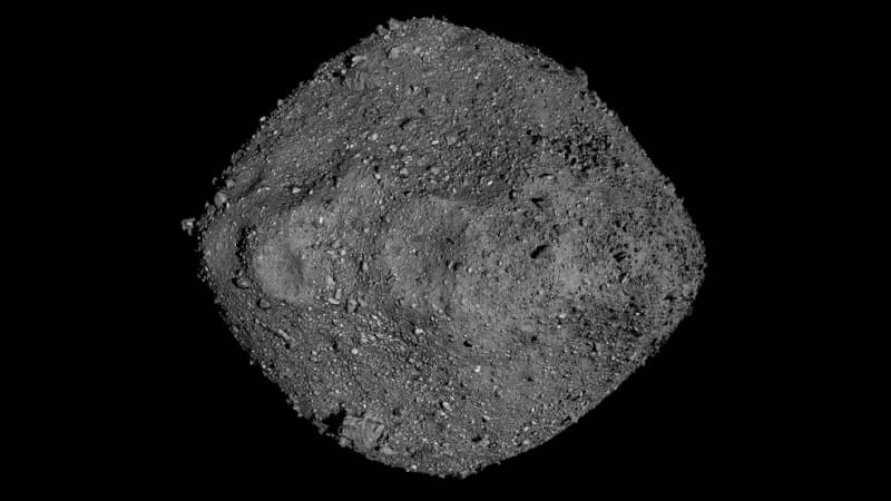 小行星貝努（圖）寬500公尺，有0.037%的機率會在2182年撞上地球。（圖取自twitter.com/AsteroidWatch）