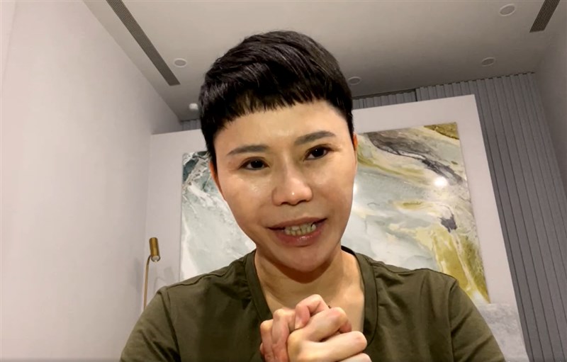 歌手詹雅雯3月中檢查出罹患帕金森氏症,左腦中度萎縮,近日雖未公開露面,但常在臉書開直播與歌迷互動。(圖取自facebook.com/YW.FanClub)