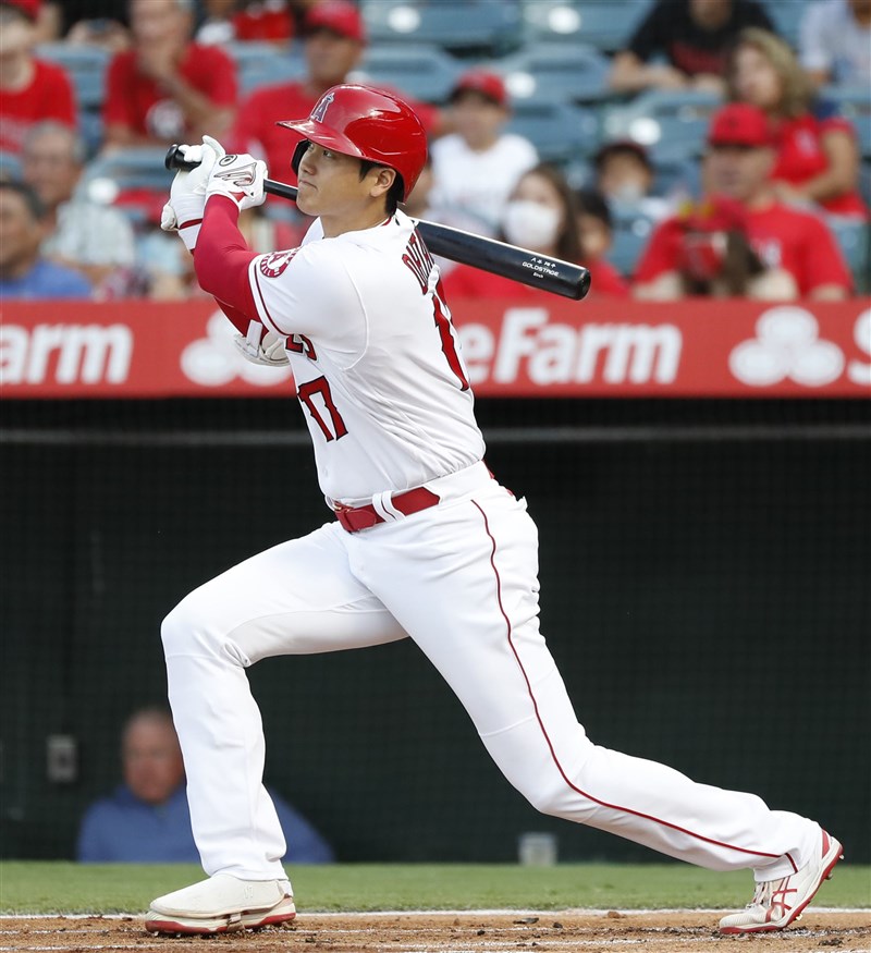MLB洛杉磯天使14日主場迎戰休士頓太空人，日籍二刀流球星大谷翔平（圖）雖然把全壘打紀錄推進到領先MLB的39轟，追平隊史左打紀錄，但太空人終場8比2擊潰天使。（共同社）