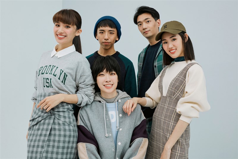 阿卡貝拉樂團「尋人啟事」以專輯Dear Adult入圍第32 屆金曲獎最佳演唱組合。團員們希望這張創作專輯能重拾「人聲」特色,展現不同的音樂體驗。(尋人啟事樂團工作室提供)中央社記者王心妤傳真 110年8月16日