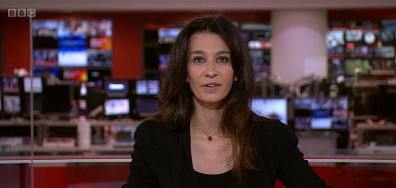 英國廣播公司(BBC)記者哈金(圖)16日在新聞直播時,突然接到塔利班發言人打來的電話。(圖取自英國廣播公司網頁bbc.com)