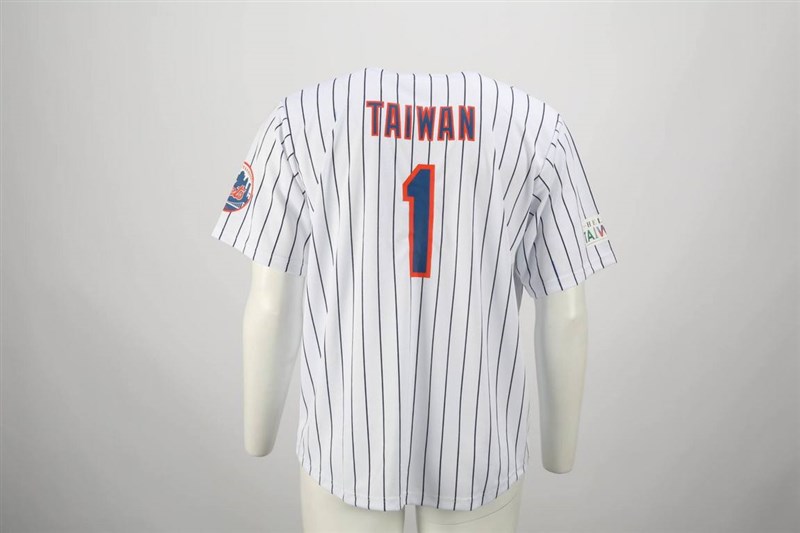 美國職棒大聯盟紐約大都會台灣日預定29日登場,隨票附贈繡有Taiwan字樣的1號限量紀念球衣,掀起購票熱潮。(紐約大都會球團提供)中央社記者尹俊傑紐約傳真 110年8月20日