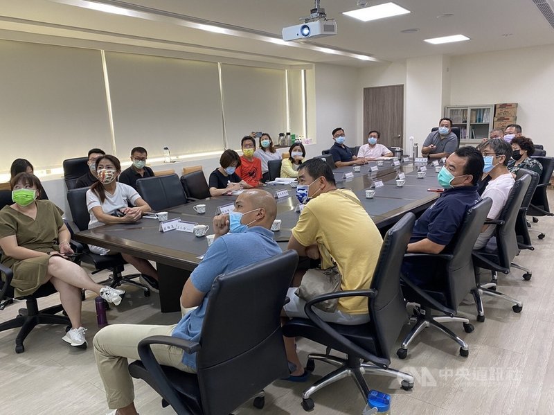 金門縣政府觀光處21日表示,金門縣下半年觀光活動已準備好了,只要疫情一緩,屆時配合中央指引就會推出。觀光處20日邀集旅遊業者說明,為日後觀光復甦提前做好準備。(金門縣政府提供)中央社記者黃慧敏傳真 110年8月21日