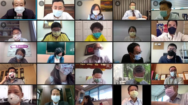 民進黨25日召開中常會,因應防疫,採用線上視訊會議。(民進黨提供)中央社記者葉素萍傳真 110年8月25日