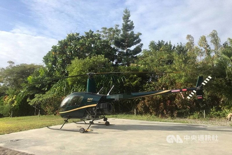 檢警109年在東海岸查獲無照駕駛直升機案,傳喚國巨前總裁陳木元後以新台幣25萬元交保,台東地檢署日前依違反民用航空法起訴陳木元,建議法官從重量處,不得易科罰金,並查扣直升機。(台東地檢署提供)中央社記者盧太城台東傳真 110年8月26日