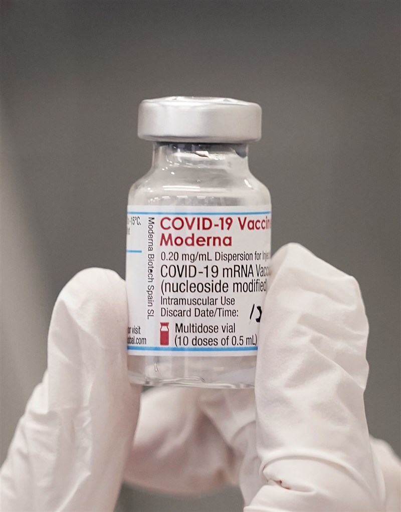 日本莫德納COVID-19疫苗29日又在群馬縣發現另一批號也有異物。(共同社)