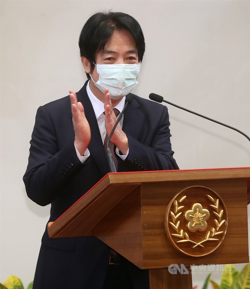 副總統賴清德27日上午7時30分將前往台大醫學院體育館接種高端疫苗。(中央社檔案照片)