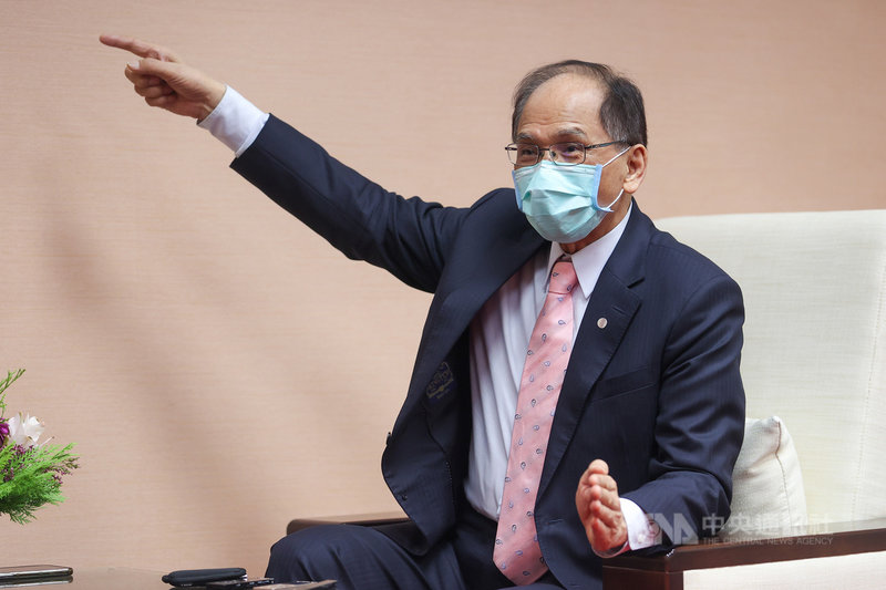 立法院長游錫堃接受中央社專訪表示,若修憲複決要與2022地方選舉一起投票,立法院最慢必須在2022年3月提出修憲案。中央社記者鄭清元攝 110年8月28日