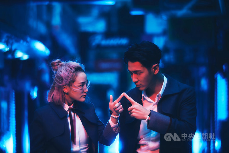 第23屆台北電影節30日公布開、閉幕片,開幕片為演員柯震東(右)與王淨(左)主演的「月老」,改編九把刀創作的同名小說,也是九把刀第一部創作的愛情故事。(台北電影節提供)中央社記者葉冠吟傳真 110年8月30日