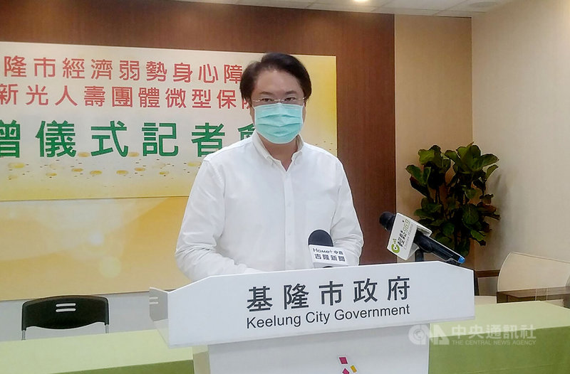 國內爆發非洲豬瘟肉製品走私案,基隆市長林右昌(圖)31日呼籲商家不要進貨來路不明的豬肉,民眾也勿把來路不明的豬肉丟至廚餘桶,可送到動保所銷毀。中央社記者王朝鈺攝 110年8月31日