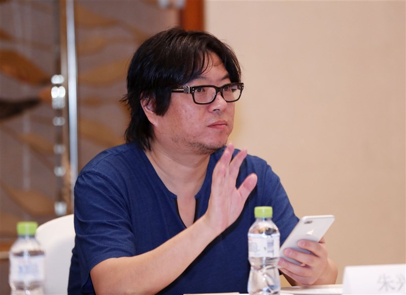 中國跨界名人高曉松近日遭各大平台封殺,作品被下架。(中新社)
