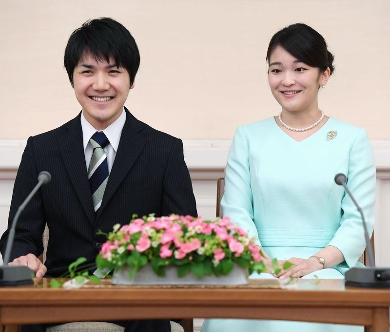 日本皇嗣秋篠宮文仁親王長女真子內親王(右)與小室圭(左)將於今年內登記結婚,但擬不舉行婚禮等各種儀式,婚後兩人將在美國定居。(共同社)