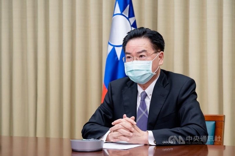 外交部長吳釗燮接受奧地利「標準報」專訪,說明中共對台灣威脅、台美關係及台歐關係等議題。(外交部提供)中央社記者鍾佑貞傳真 110年9月2日