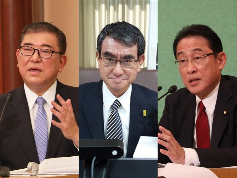 日本首相兼自民黨總裁菅義偉表明不連任,自民黨前幹事長石破茂(左)、行政改革擔當大臣河野太郎(中)、自民黨前政務調查會長岸田文雄(右)成為熱門接班人選。(左、右圖中央社檔案照片,中間圖取自twitter.com/konotarogomame)