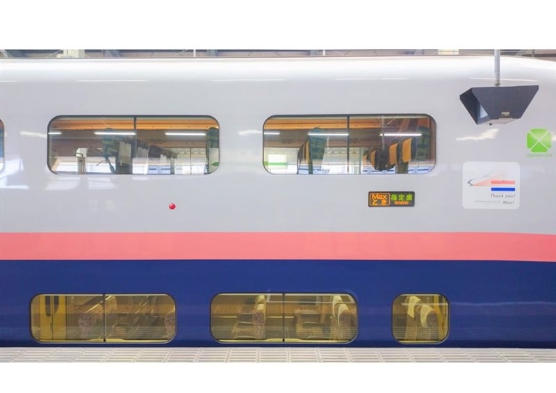 日本境內唯一雙層新幹線「E4系」列車,因老舊及時速跟不上新型列車,將於10月1日結束定期班次引退。(圖取自instagram.com/jreast.niigata)
