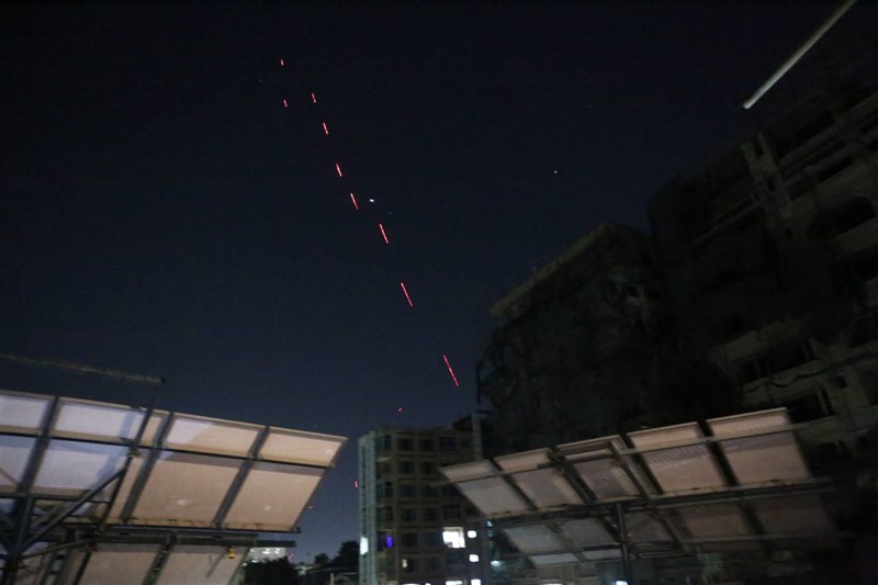 塔利班3日稱攻下反對勢力據點龐吉夏省,全面掌控阿富汗。當地媒體指出,塔利班成員在首都喀布爾對空鳴槍慶祝,造成至少17人身亡。(安納杜魯新聞社)