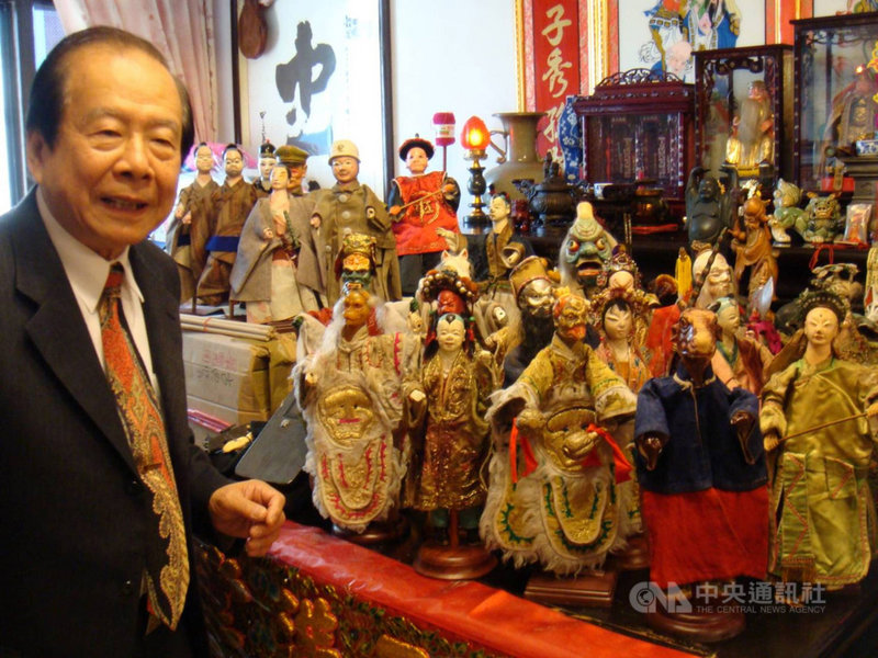 「新興閣掌中劇團」掌門人鍾任壁5日晚間安詳辭世,享壽90歲。鍾任壁一生奉獻台灣傳統布袋戲的傳承推廣,見證台灣布袋戲的風華與轉變。(台北市政府文化局提供)中央社記者邱祖胤傳真 110年9月6日