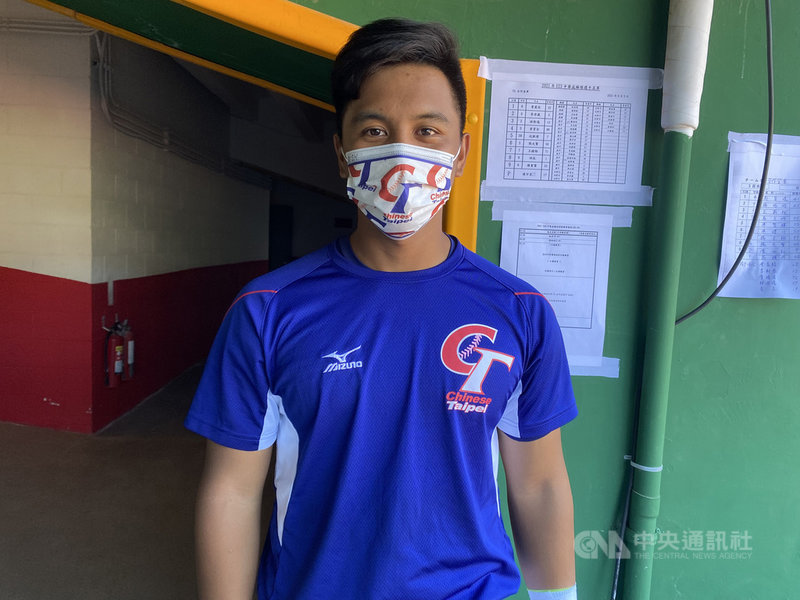 U23世界盃棒球賽中華隊有2名中華職棒選手,其中1人為味全龍隊新秀邱辰,他表示,球隊鼓勵他享受國際賽,因為會遇到很多好投手,可在進職棒前多吸取經驗。中央社記者楊啟芳攝 110年9月9日