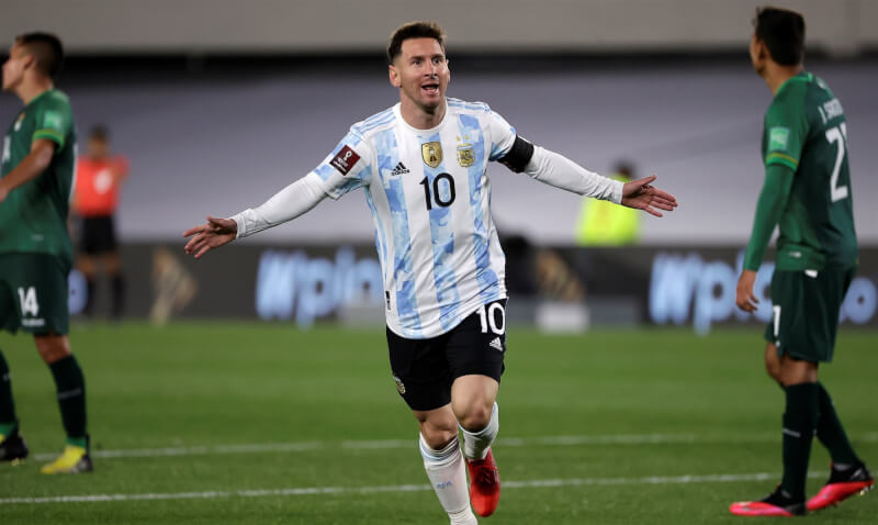阿根廷球星梅西今年將第5度代表祖國出戰世界盃足球賽。（圖取自twitter.com/FIFAWorldCup）