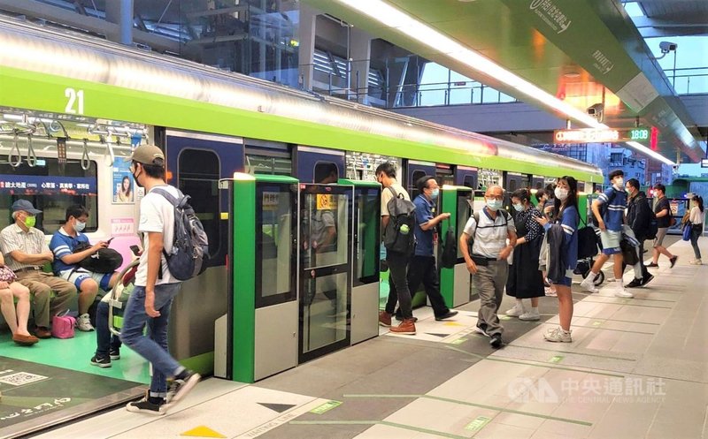 中秋連假將至,台中捷運公司表示,捷運綠線將在9月18日至23日每天零時15分,加開高鐵台中站往北屯總站加班車。(台中捷運公司提供)中央社記者趙麗妍傳真 110年9月11日