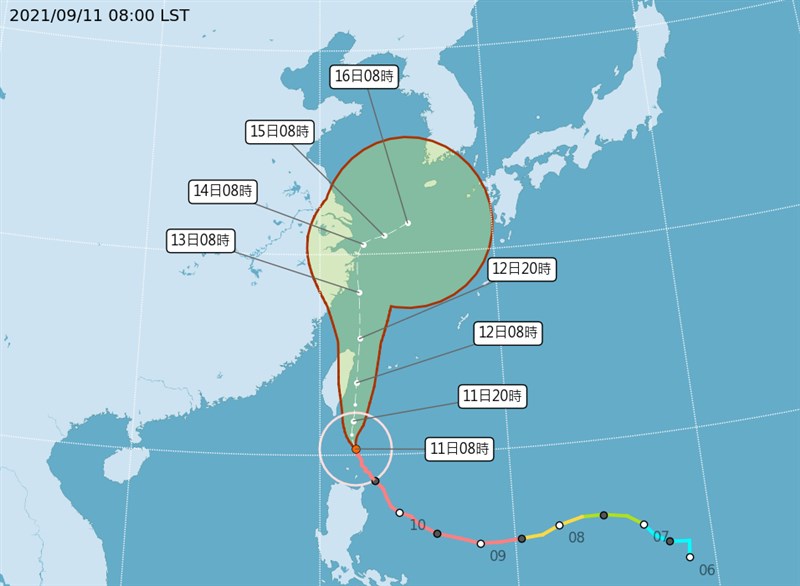 氣象局預測，颱風璨樹路徑將沿著台灣東方海面北上。（圖取自中央氣象局網頁cwb.gov.tw）