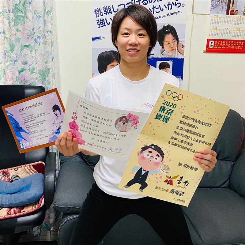 旅日女子柔道好手連珍羚返回台灣備戰全國運動會,入住台南市防疫旅館,市府準備小禮品與特色美食餐點,希望她有機會多來台南走走,連珍羚也在個人社群網站發文致謝。(圖取自instagram.com/lienchenling_official)