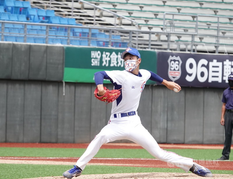 U18世界盃棒球賽冠軍班底、左投林昱珉(圖)被選入U23世界盃棒球賽代表隊,此次定位先發,林昱珉也是國外球探鎖定的目標。中央社記者謝靜雯攝 110年9月13日
