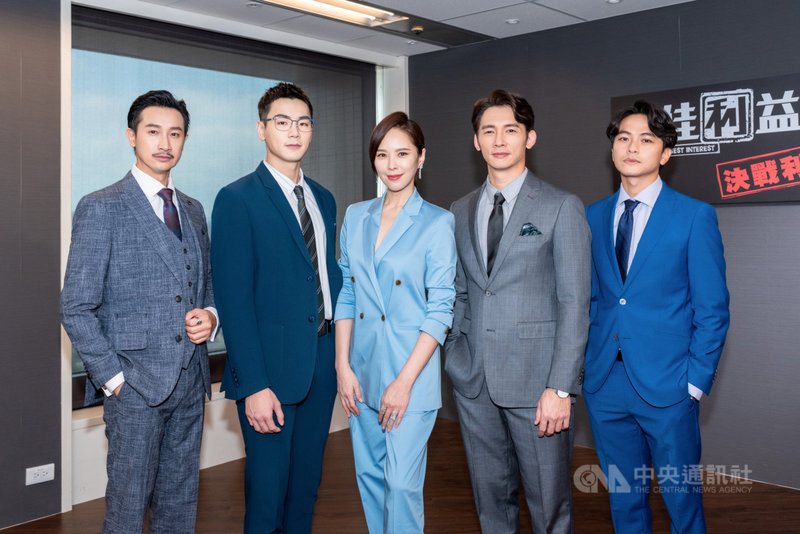 戲劇「最佳利益2」正在進行拍攝,除了演員楊銘威(右起)、溫昇豪、天心等原班人馬回歸,還加入邱凱偉(左起)、禾浩辰演出新角色。(群之噰傳播有限公司提供)中央社記者葉冠吟傳真 110年9月13日