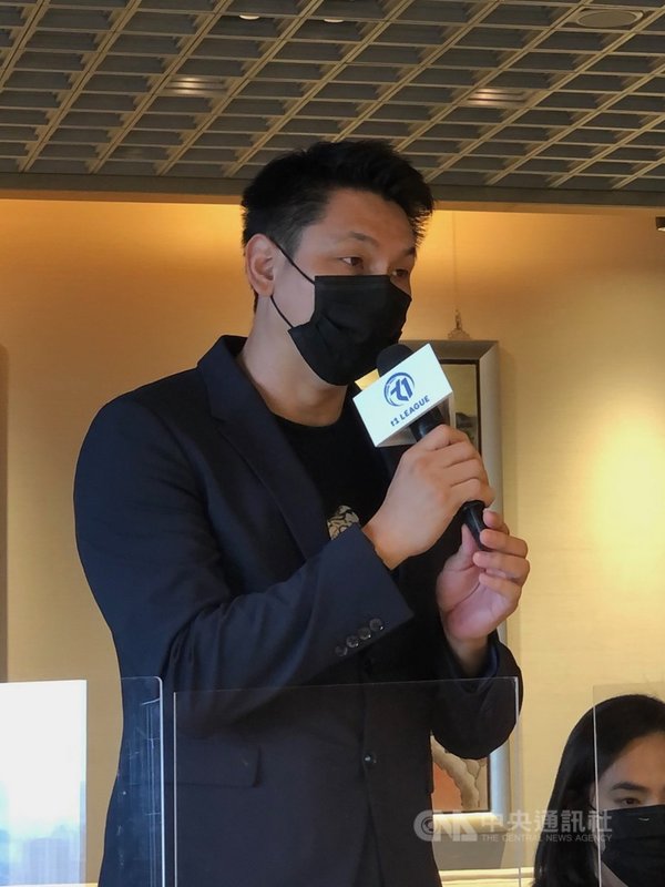 台灣職籃T1 League新球季將在11月27日開打,聯盟賽務長賈凡13日分享目前聯盟規章增訂進度,未來將增設第3類規範球員,包含亞洲外援等,但與洋將上場時間須符合「4節10人制」規定。中央社記者黃巧雯攝 110年9月13日