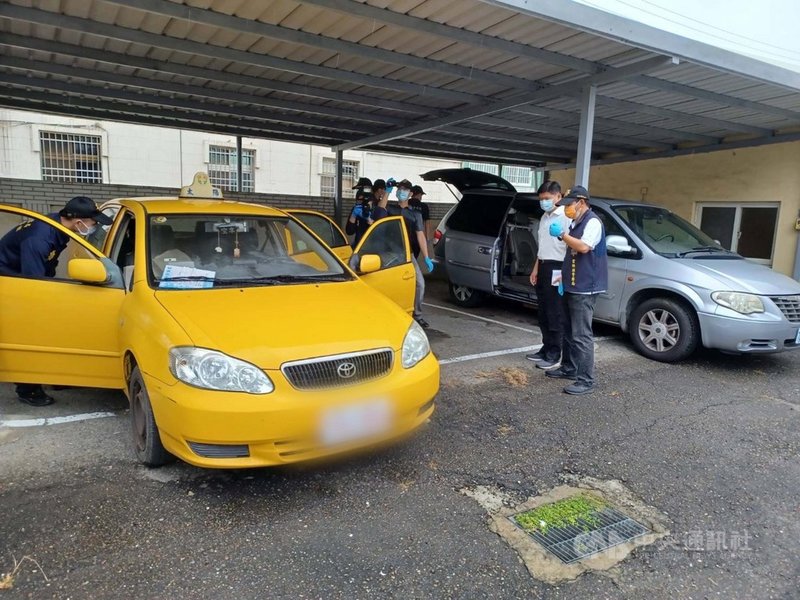 雲林縣西螺派出所13日發現某停車場內有輛可疑計程車,並在後車廂發現一具女屍,經查為失蹤逾50天的58歲蘇姓女子。(警方提供)中央社記者姜宜菁傳真 110年9月14日