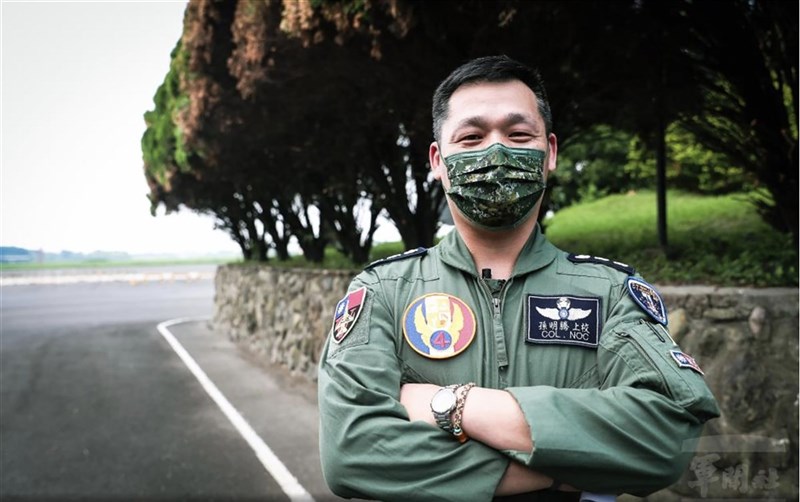 漢光37號佳冬戰備道操演15日順利完成,F-16V飛行員孫明騰上校表示,在複雜環境下進行落地,必須更謹慎小心。(軍聞社提供)中央社記者游凱翔傳真 110年9月15日