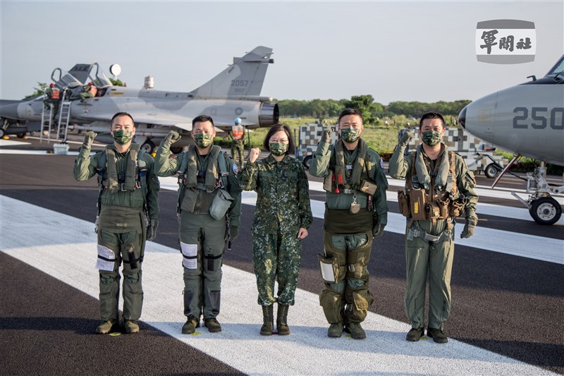 (軍聞社提供)