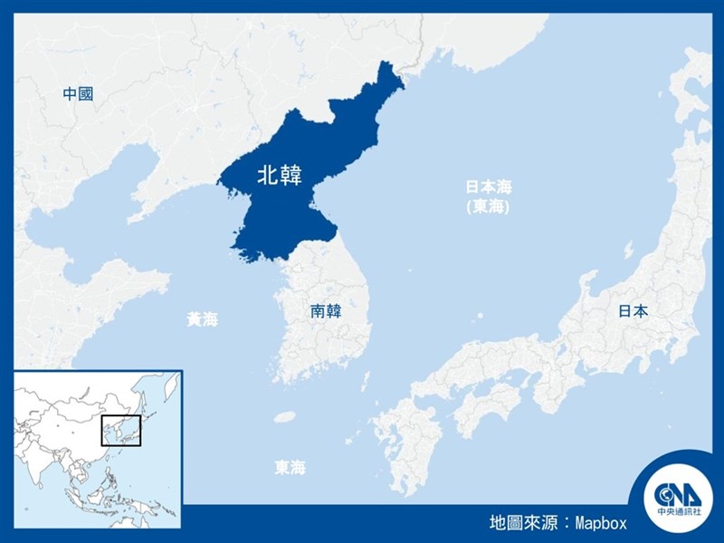 北韓15日中午過後,發射了至少兩枚彈道飛彈,日本官方表示,推定飛彈落點是在日本專屬經濟區內側的日本海。(中央社製圖)
