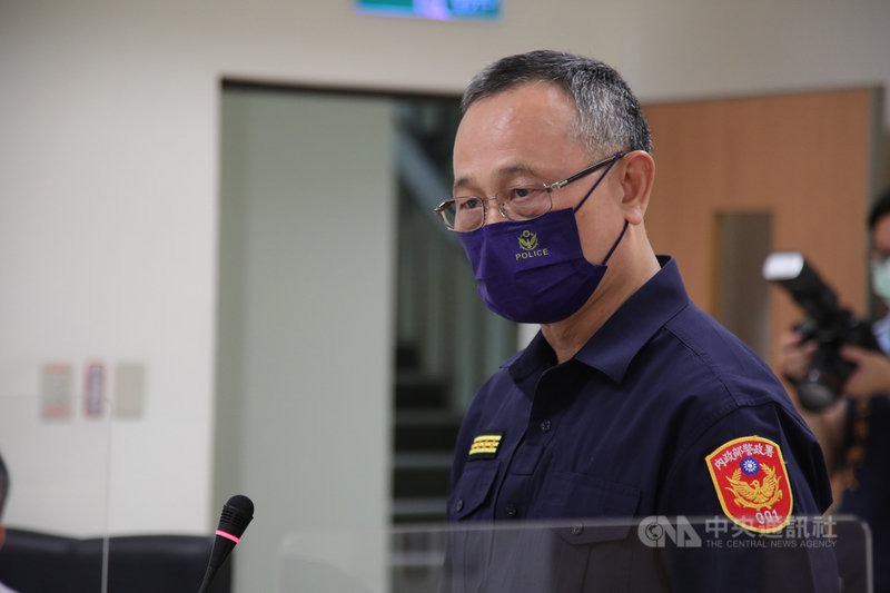 警政署長陳家欽16日前往新北市警局訪視並慰問員警,陳家欽並強調,絕對不予許任何暴力與黑道挑釁;對挑戰公權力者,絕對揪出幕後指使者嚴辦到底,「我們用行動來證明一切」。(警方提供)中央社記者黃旭昇新北市傳真 110年9月16日