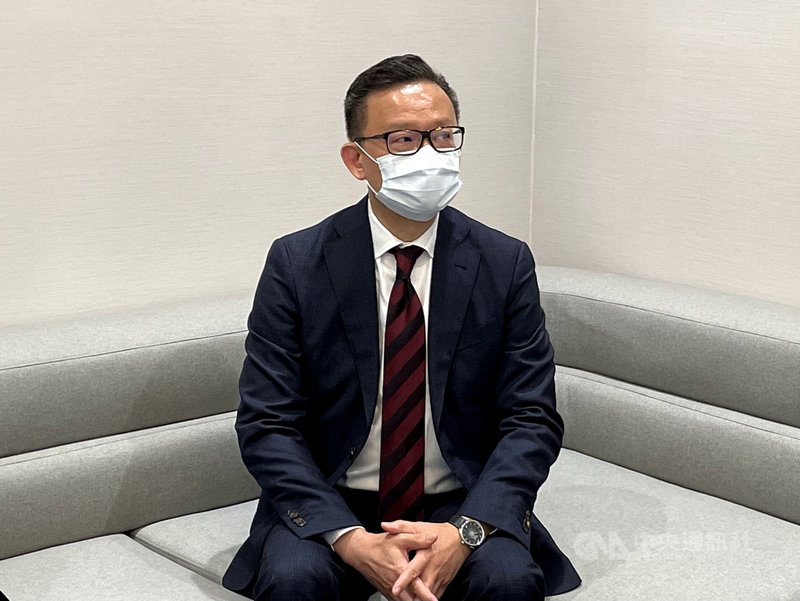 新光銀行總經理謝長融17日表示,海外拓點仍將優先考量東南亞國家,除了持續向越南申設平陽分行外,近期擬向金管會遞件申請赴新加坡申設分行。中央社記者謝方娪攝 110年9月17日