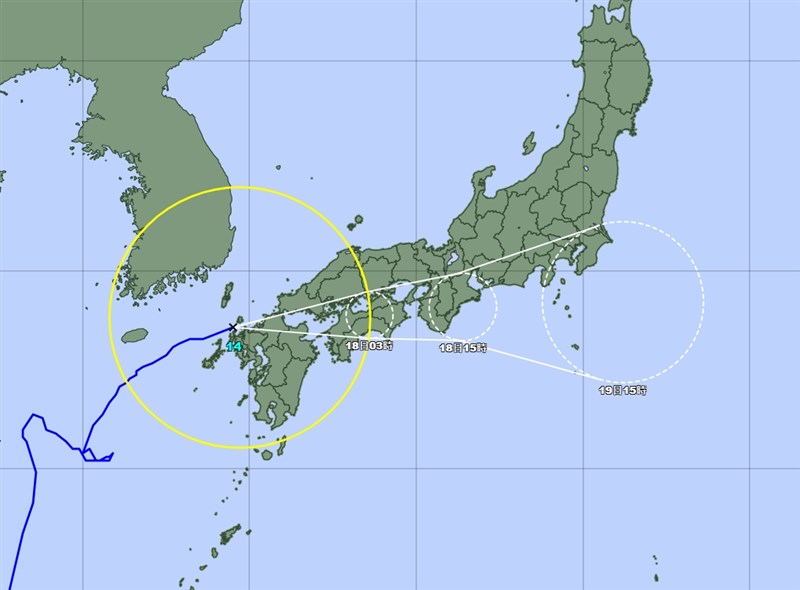 日本氣象廳預測,颱風璨樹17日晚間將登陸九州北部後往東前進,18日通過四國與近畿地區。(圖取自日本氣象廳網頁jma.go.jp)