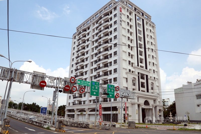 配合振興五倍券綁定開跑,2021年台南購物節推出最大獎「輕豪宅」,歡迎全國民眾踴躍到台南消費抽大獎。(台南市政府提供)中央社記者張榮祥傳真 110年9月17日