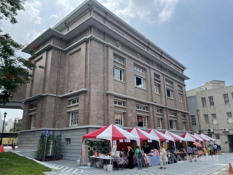日治台南州會二戰後遭增建覆蓋半世紀,經過2年整修,18日公開亮相,成為台南舊城區另一顯著地標。中央社記者張榮祥台南攝 110年9月18日