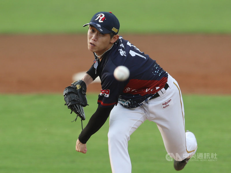 中職樂天桃猿隊左投陳冠宇18日對富邦悍將隊先發登板,5局時挨轟失分,他賽後自評狀況不錯,對於挨轟那球認為非失投球,不會放心上,專注在準備下一場比賽。中央社記者張新偉攝 110年9月18日