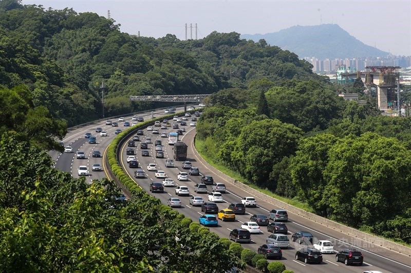 中秋連假第3天國道北返易塞估國5行車時間平日7倍 生活 重點新聞 中央社cna