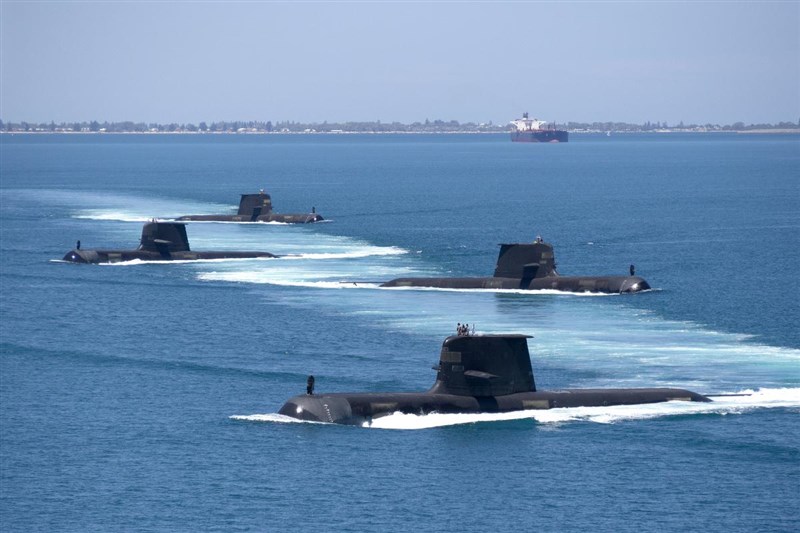 圖為澳洲海軍柯林斯級艦隊。（圖取自facebook.com/RoyalAustralianNavy）