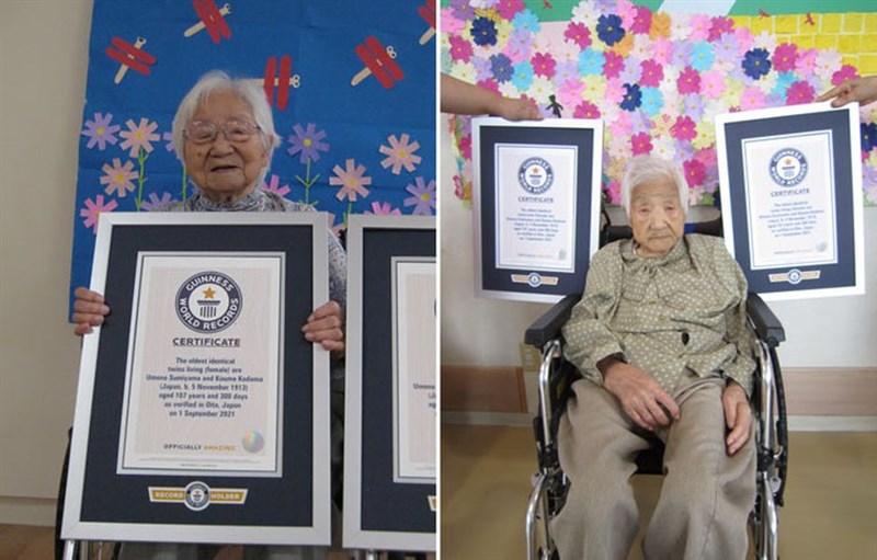 一對出生在日本香川縣小豆島的人瑞姊妹,以107歲又300天的高齡,成為金氏世界紀錄最長壽雙胞胎新紀錄保持人。(圖取自twitter.com/GWRJapan)
