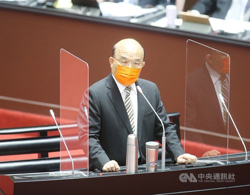 行政院長蘇貞昌22日就新冠疫苗接種、整備、受害救濟等相關事宜,赴立法院專案報告及備詢。中央社記者郭日曉攝 110年9月22日